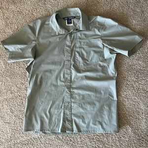 Men’s Arc’teryx shirt size L